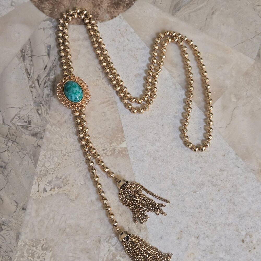 Vintage Avon by DeLizza & Elster Ming Green Cabochon Lariat Tassel Necklace